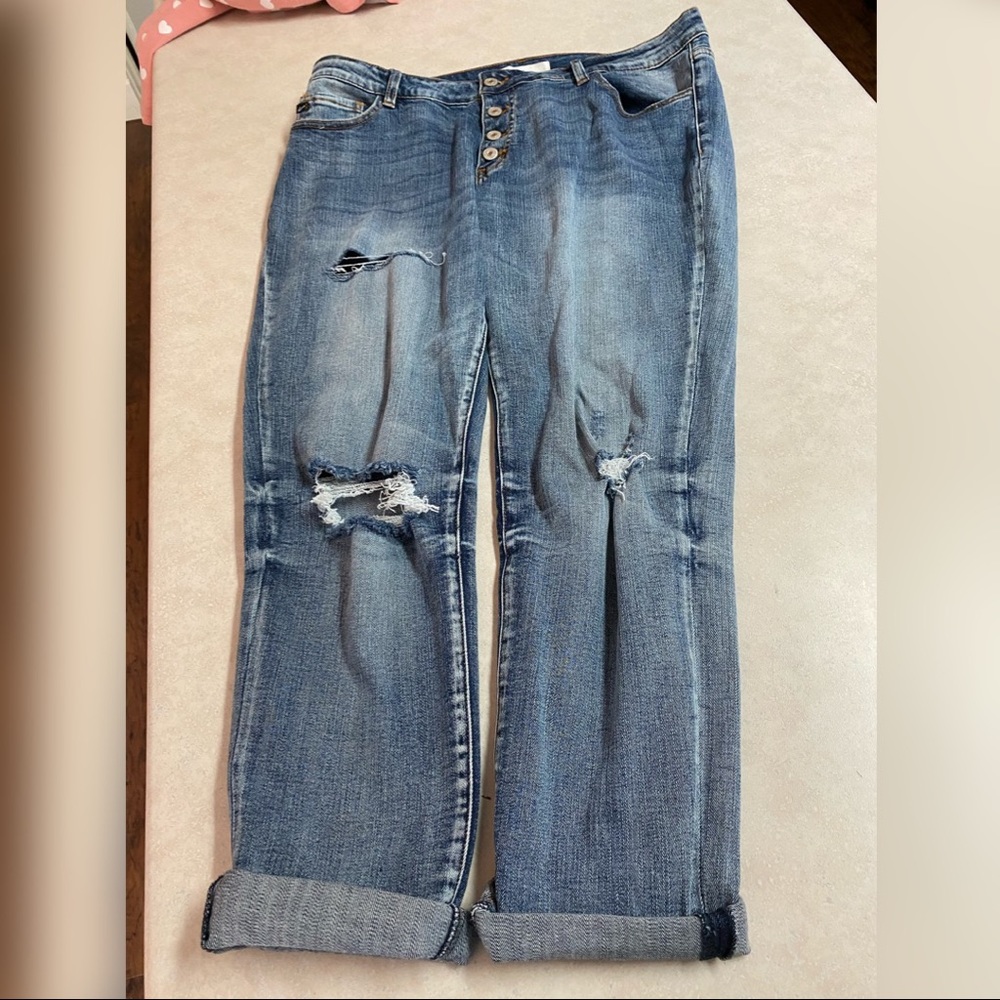 Kan Kan Distressed Jeans